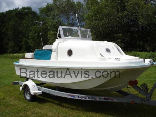 Boston Whaler Menemsha avis et fiche technique 
